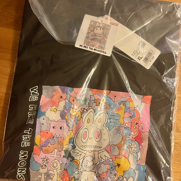UNIQLO X POP MART T-SHIRT THE MONSTERS LABUBU - Picture 7 of 7